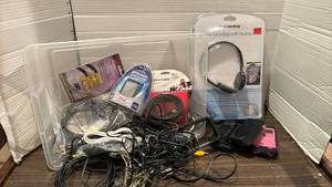 lot 2035 image: Electronics Accessories Lot Cables, Headphones, RCA Connectors, Video Cable