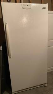 lot 2204 image: Kenmore Upright Freezer 71x32x33