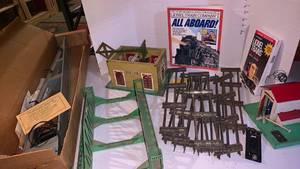 lot 2211 image: Lionel Train Company accessories with Station Building Track Sections