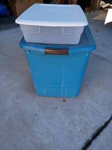 lot 3013 image: Large Rubbermaid Tote and a Sterilite Tote