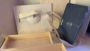 lot 3021 image: Drawer organizers, audio mount, small bin