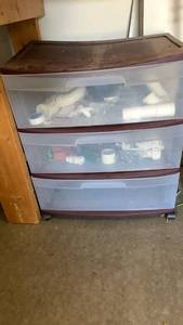 lot 3034 image: Sterilite three drawer plastic bin with contents