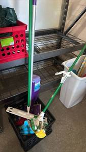 lot 3100 image: Swiffer, mops and more