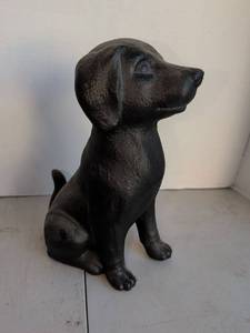 lot 3202 image: 12in plastic black lab statuary