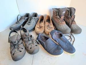 lot 3225 image: Lot of size 9m or 8w Assorted Hiking Boots and Shoes