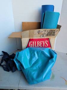 lot 3229 image: Yoga Mats and 2 Exercise balls