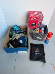 lot 3231 image: Golf Lot Spill Master Drink Holder Golf Balls and accessories