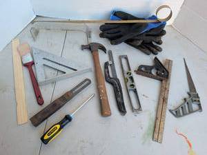 lot 3232 image: Hand Tools lot with gloves and more