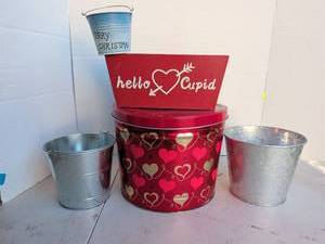 lot 3307 image: 3-Piece small Decorative Metal Bucket Set with Heart Design Tin