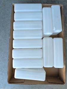 lot 3318 image: White Plastic Reusable Ice Packs with Blue Cap Lot