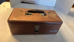 lot 3415 image: Toolbox with contents
