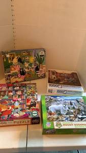 lot 3508 image: Puzzles including Mount Rushmore