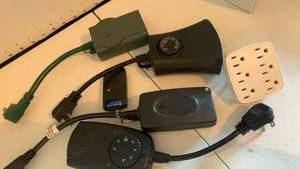 lot 3556 image: Lot of Power Strips and Outlet Adapters with Cords