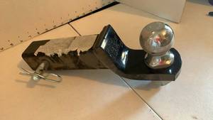 lot 3563 image: Trailer Hitch Ball Mount 2 Inch with Dual Balls