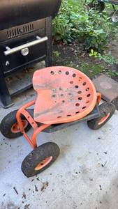 lot 4104 image: Rolling Garden Scooter Seat with 4 Wheels and Tool Rest