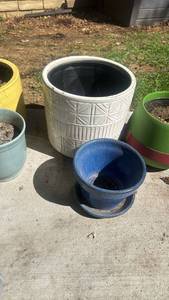 lot 4115 image: Ceramic planters