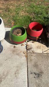 lot 4116 image: Plastic planters