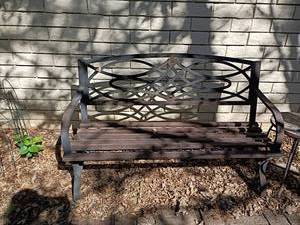 lot 4124 image: Outdoor Bench  31 x 51 x 18