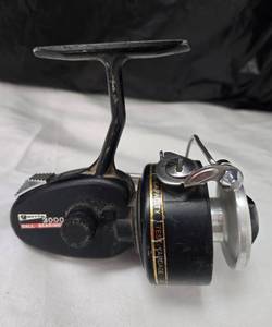 lot 993 image: Garcia 3000 Ball Bearing Spinning Reel - Retail $0