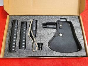 lot 995 image: Modular camping multi-tool axe - Retail $0