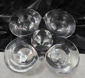 lot 1004 image: Clear Glass Candle Holder 5 Cups - Retail $0
