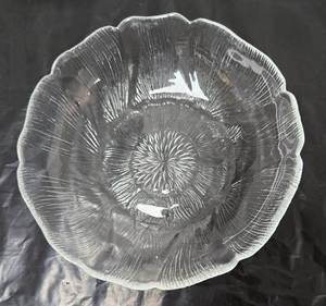 lot 1010 image: Clear Glass Desert Size Bowls with Radial Sunburst Pattern Set of 10 - Retail $0