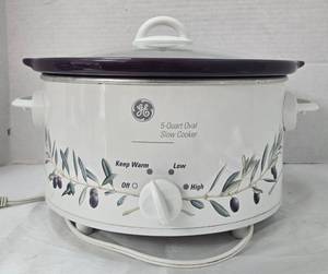 lot 1012 image: GE 5-Quart Oval Slow Cooker - Retail $0