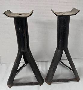 lot 1073 image: Pair of Non-Adustable Jack Stands - Retail $0
