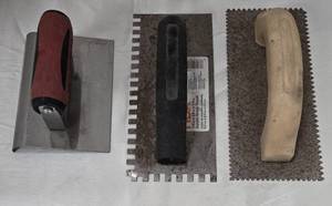 lot 1090 image: Trowels 3 Pieces - Retail $0