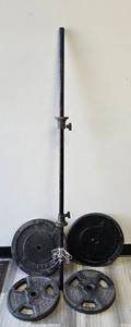 lot 1161 image: 150 lb Barbell Set with Quick Claps - Retail $0