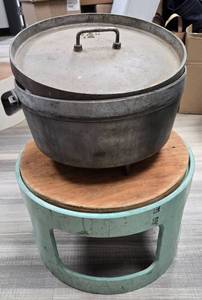 lot 1165 image: (1) 12 in Aluminum Dutch Oven with Lid and (1) Stacking Storage. Includes (1) extra lid. Last Picture depicts how stackers work if you buy more than one. - Retail $0