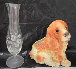 lot 1183 image: Vintage Napcoware Glazed Ceramic Cocker Spaniel or Spaniel Dog Planter and Etched Glass Vase with Hummingbird Design  - Retail $0