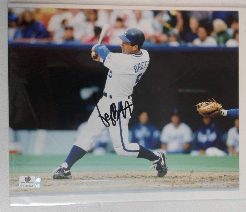 lot 1045 image: Signed George Brett 8x10 Photograph Kansas City Royals Gloabal Authentication