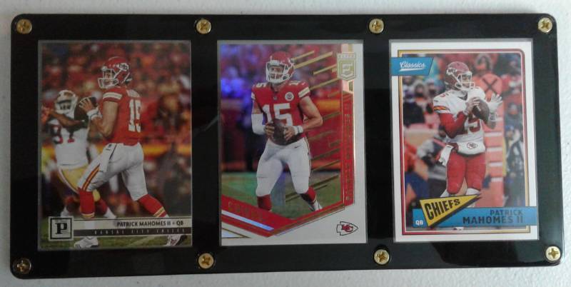 lot 1057 image: Patrick Mahomes II Three Card Acrylic Screwdown Kansas City Chiefs Football Cards - Panini - Elite - Classics