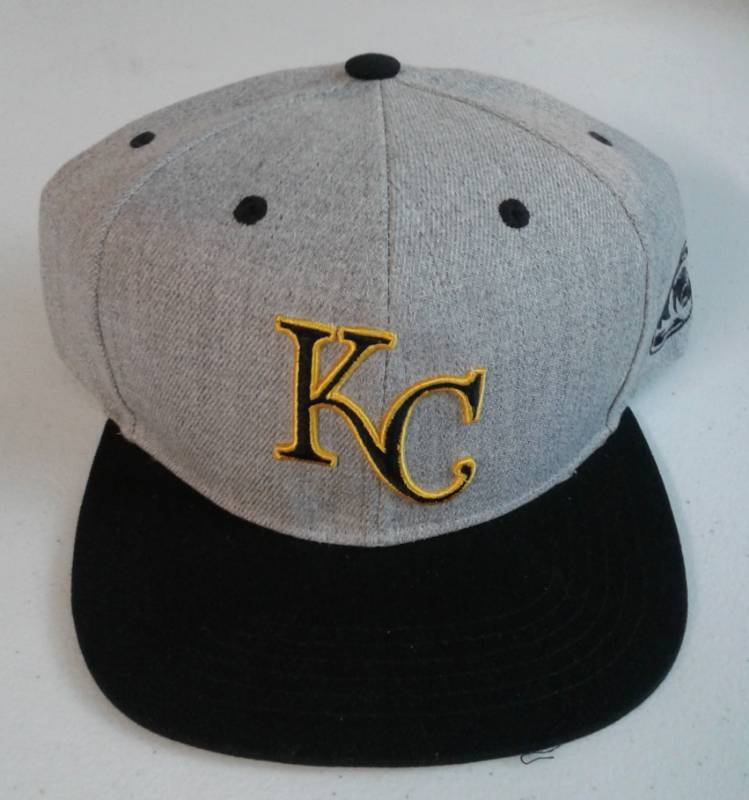 lot 1073 image: Kansas City Royals Brand New Hat Missouri Tigers Night Rally House Giveaway Hat