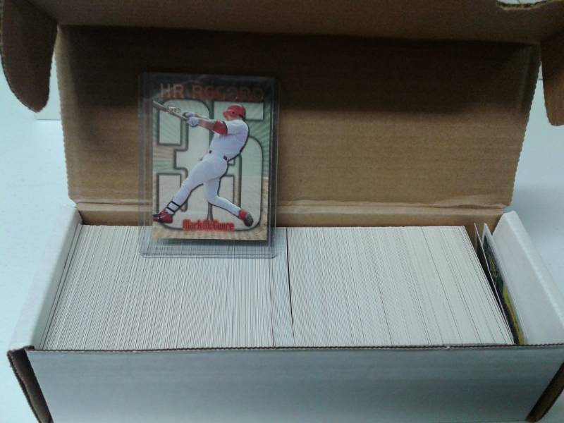 lot 1092 image: Complete 1999 Topps Baseball Card With Mark McGwire & Sammy Sosa Short Prints - 462 Cards - Both Series 1 & Series 2