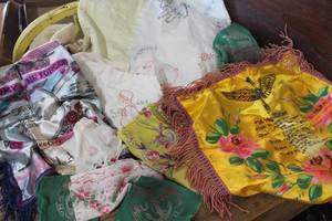 lot 4888 image: Vintage Linens and More