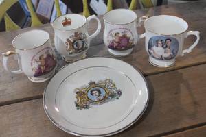 lot 4896 image: Vintage Queen Elizabeth Coffee Cups & More