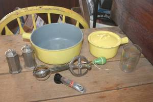 lot 4898 image: Cast Iron Pots, S&P Shakers & More