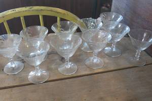 lot 4917 image: Vintage Glass Stemware