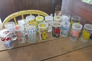 lot 4919 image: 16-Vintage State Glasses