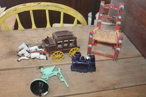 lot 4921 image: Vtg. Cast Iron Wagon and More