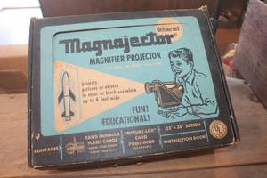 lot 4924 image: IOB Magnifier Projector untested