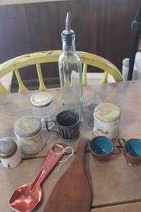 lot 4925 image: Vtg. Metal Creamer, Sugar Bowl & More