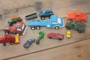 lot 4942 image: Vintage Toy Cars and More