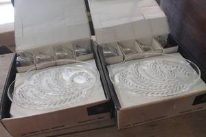 lot 4956 image: IOB 2 Sets of Snack Plates & Cups