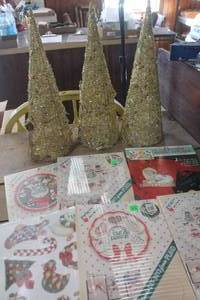 lot 4972 image: NIP Christmas Crafts and More