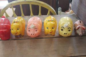 lot 4980 image: Vintage Piggy Banks