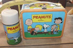 Vintage Metal Peanuts Lunchbox w/Thermos