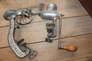 lot 4986 image: Vintage Meat Grinder & Cherry Stoner & More